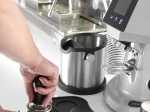 Justerbar kaffetamper i rustfrit stål og sort aluminium - Billede 2