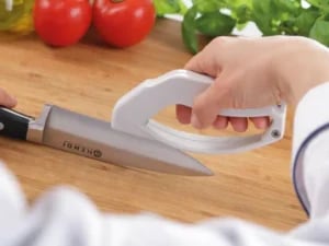 Knivsliber, hvid, 140x15x(H)65mm, med fingerbeskyttelse, vendbare dobbelte slibeklinger af carbide. - Billede 2