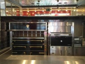 Josper ASJ-130 rotisserie installeret i professionelt køkken