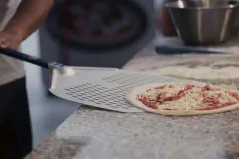 Pizzaspade, aluminium m/huller,45x45cm,120cm skaft - Billede 3