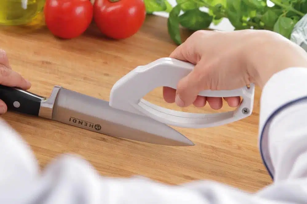 Knivsliber, hvid, 140x15x(H)65mm, med fingerbeskyttelse, vendbare dobbelte slibeklinger af carbide. - Billede 2
