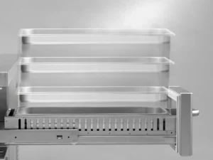 Nærbillede af temperaturstyring på 6xGRAM Gastro 07 Kølebord