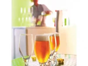 ARC Cardinal Ølglas Cervoise Stemmed 38 cl fyldt med øl