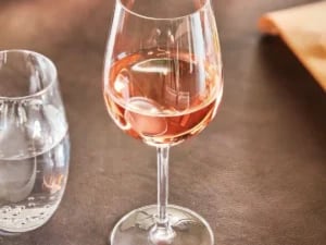Detaljevisning af Chef&Sommelier L9948 35 cl krystalglas med fokus på kvalitet og klarhed