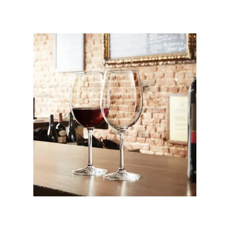 Close-up af Krysta Vinglas Cabernet Tulipe 47 cls polerede kant