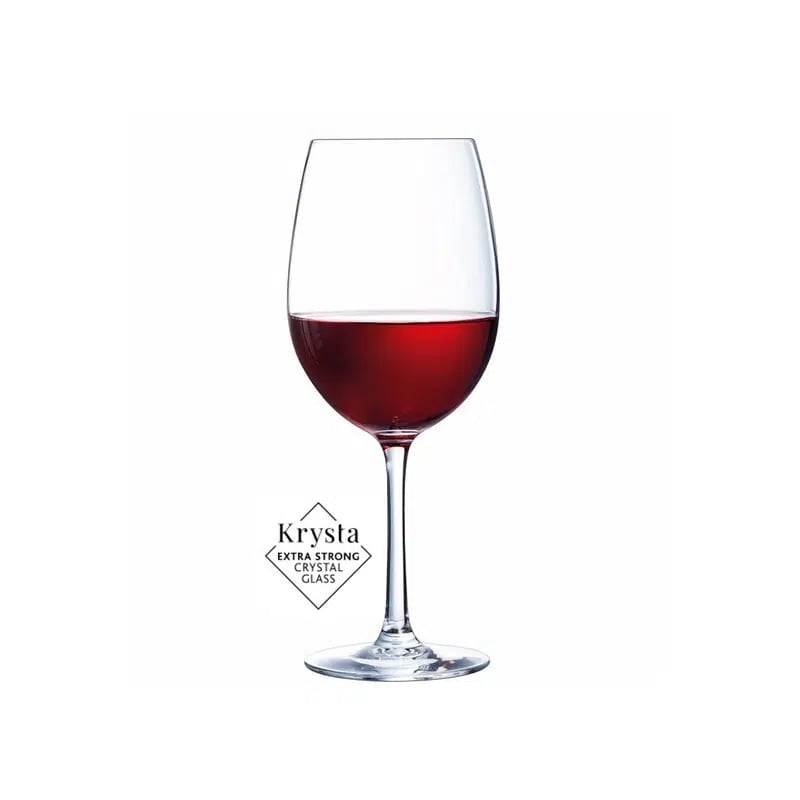 Krysta Vinglas Cabernet Tulipe 47 cl stående tom på en skinnende overflade