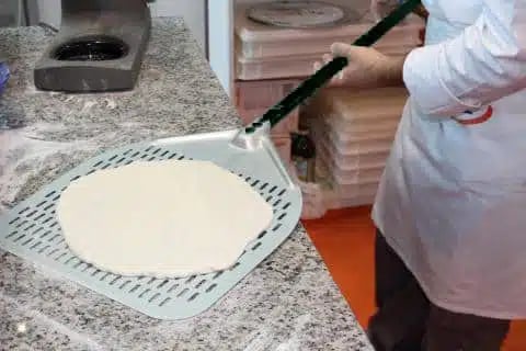 Pizzaspade, aluminium m/huller,32x32cm,150cm skaft - Billede 2