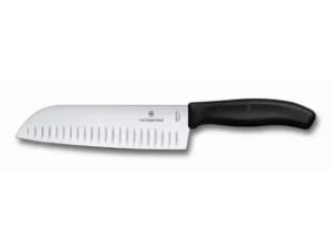 Frontbillede af Victorinox Santoku kniv med flutet rillekant og sort TPE-håndtag