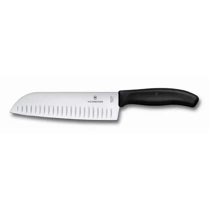 Frontbillede af Victorinox Santoku kniv med flutet rillekant og sort TPE-håndtag
