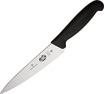 Close-up af Victorinox Fibrox 15 cm kokkekniv med skarp højkarbonstålsklinge og ergonomisk Fibrox-håndtag